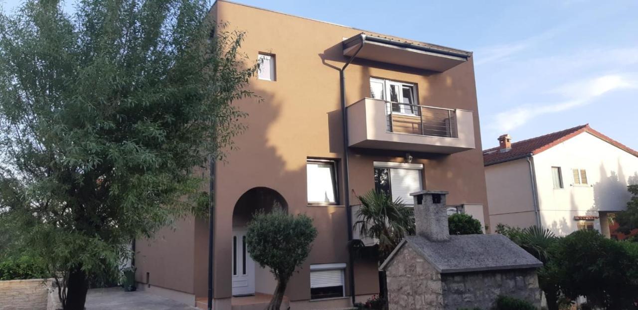 Apartmani Mille Starigrad Paklenica Eksteriør bilde